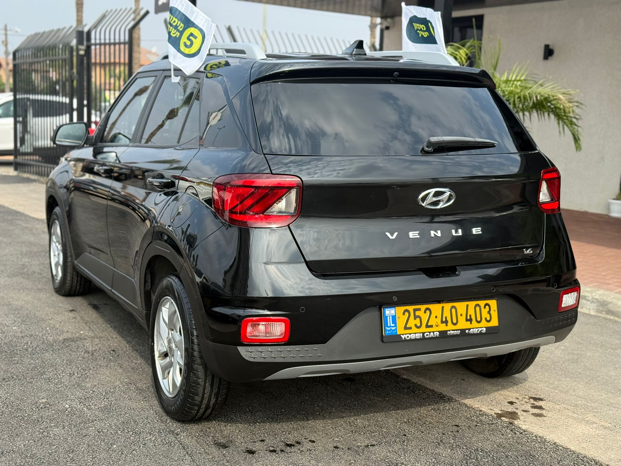 תמונות רכב יונדאי VENUE