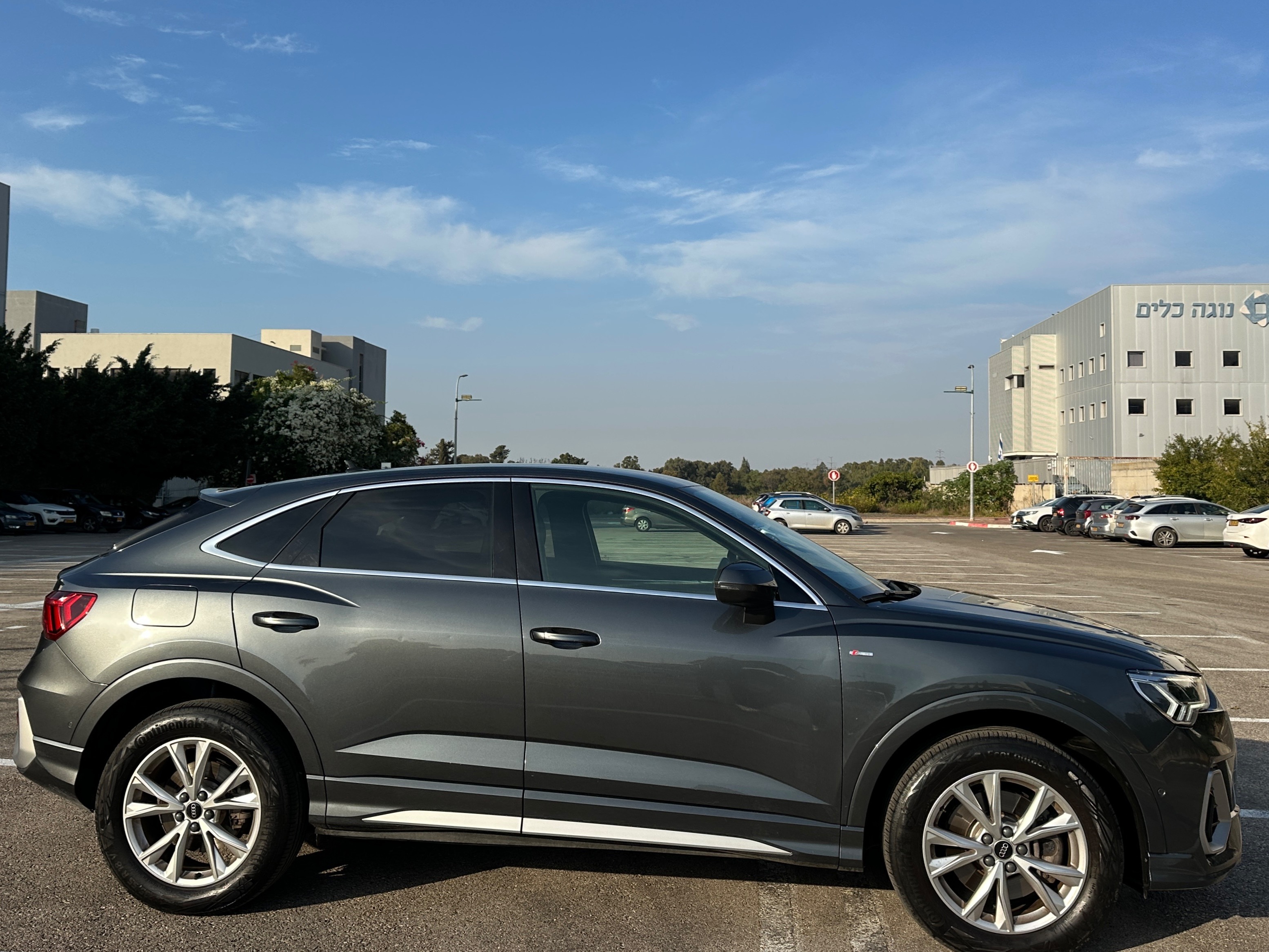 תמונות רכב אאודי Q3