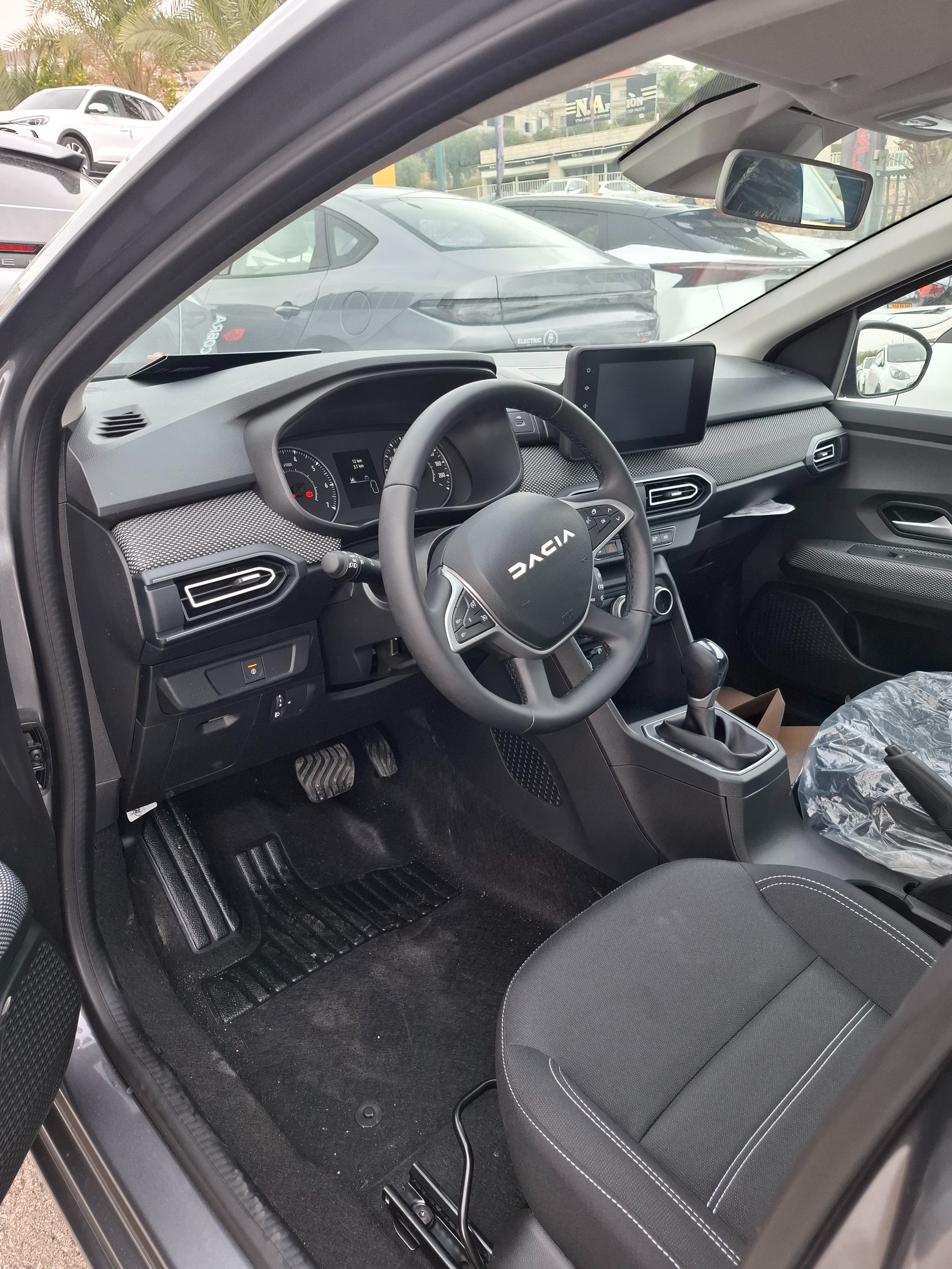 תמונות רכב דאציה לוגאן