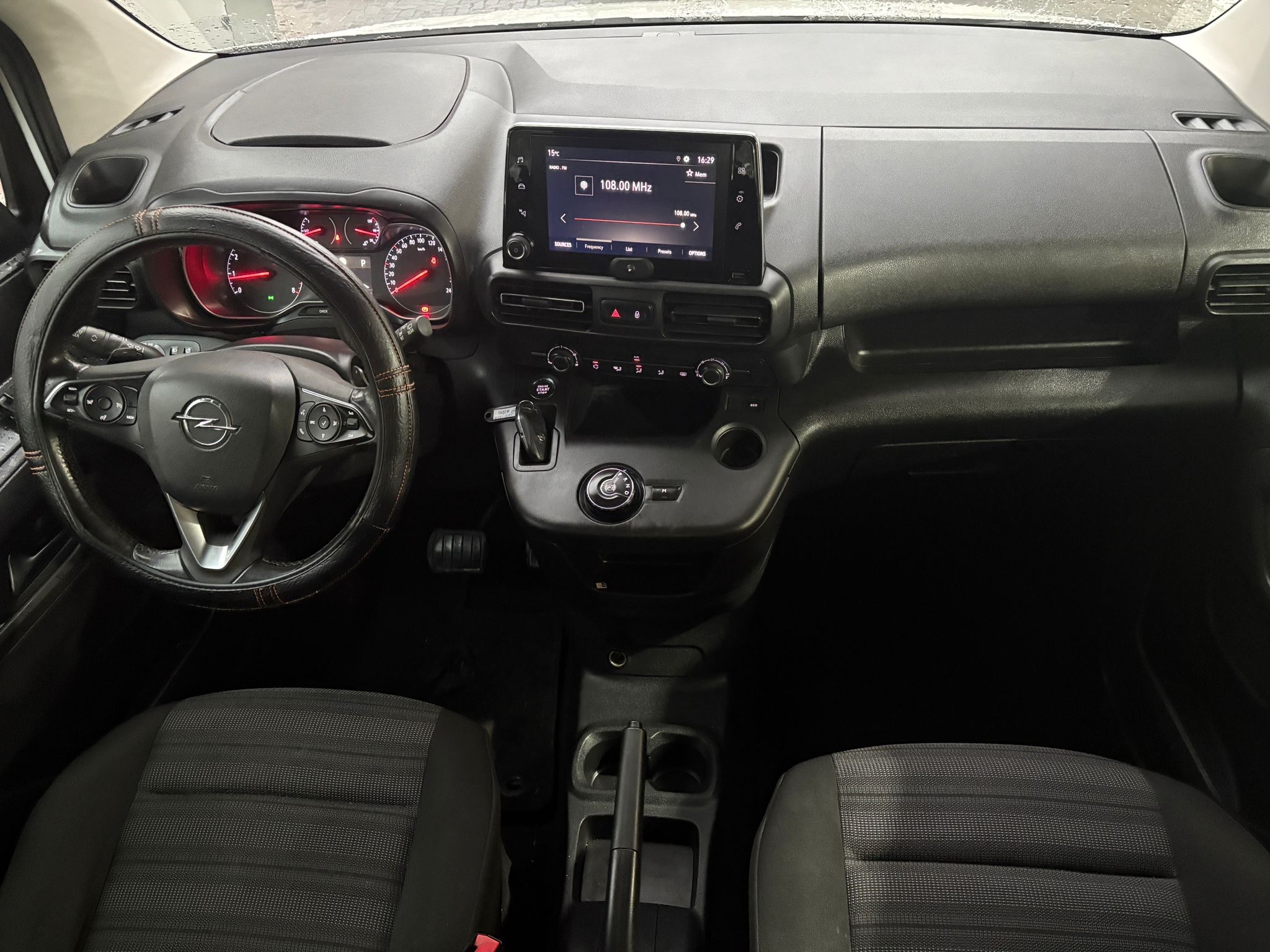 תמונות רכב אופל קומבו