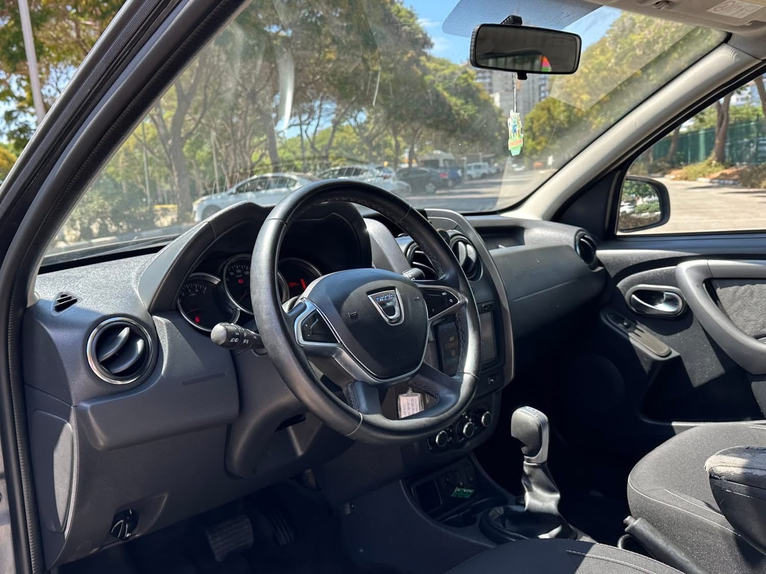 דאציה, דאסטר