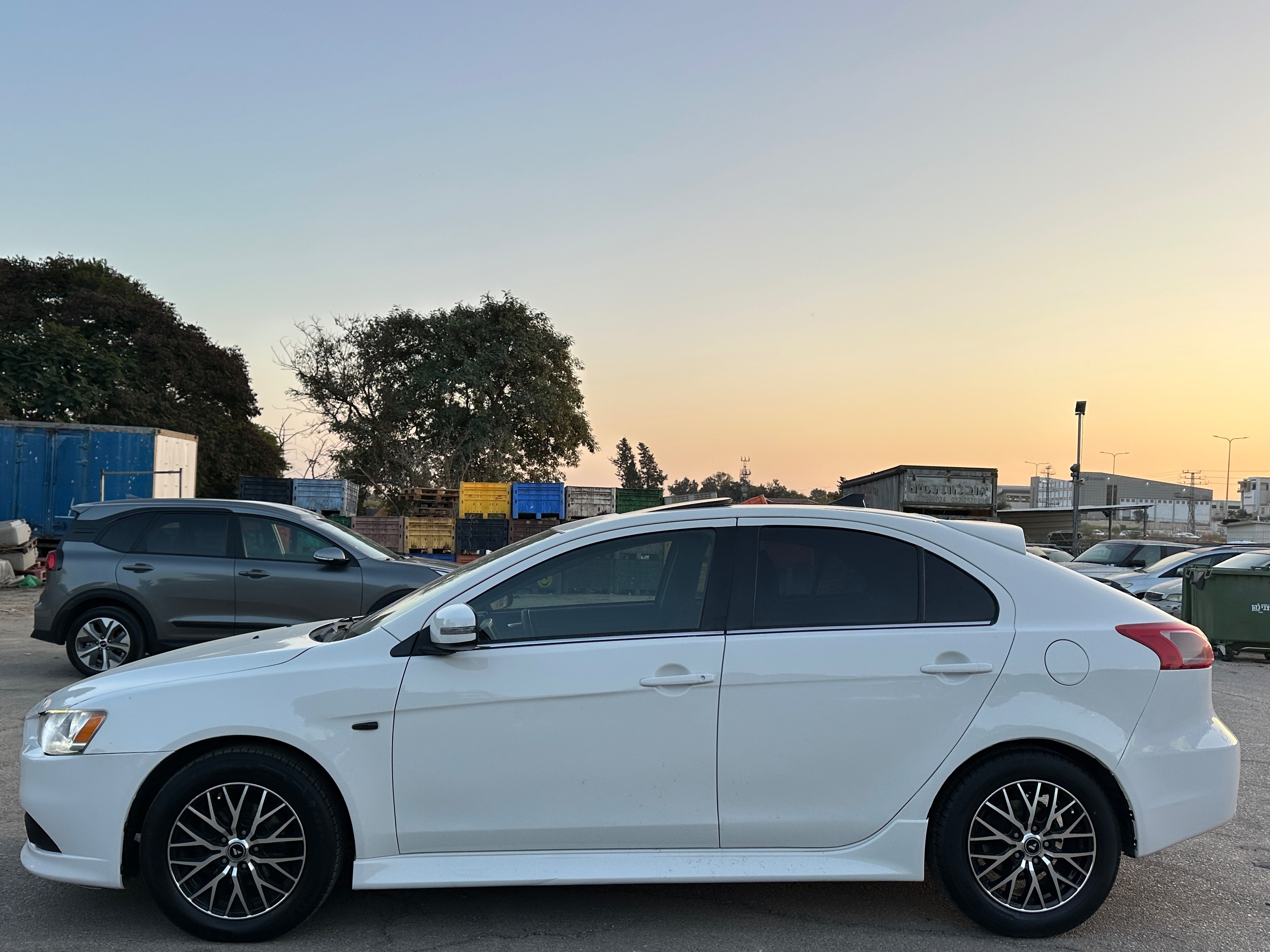 תמונות רכב מיצובישי לנסר