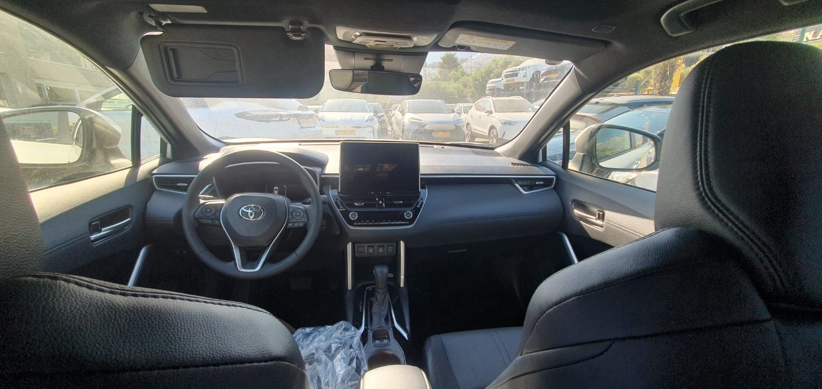 תמונות רכב טויוטה קורולה קרוס