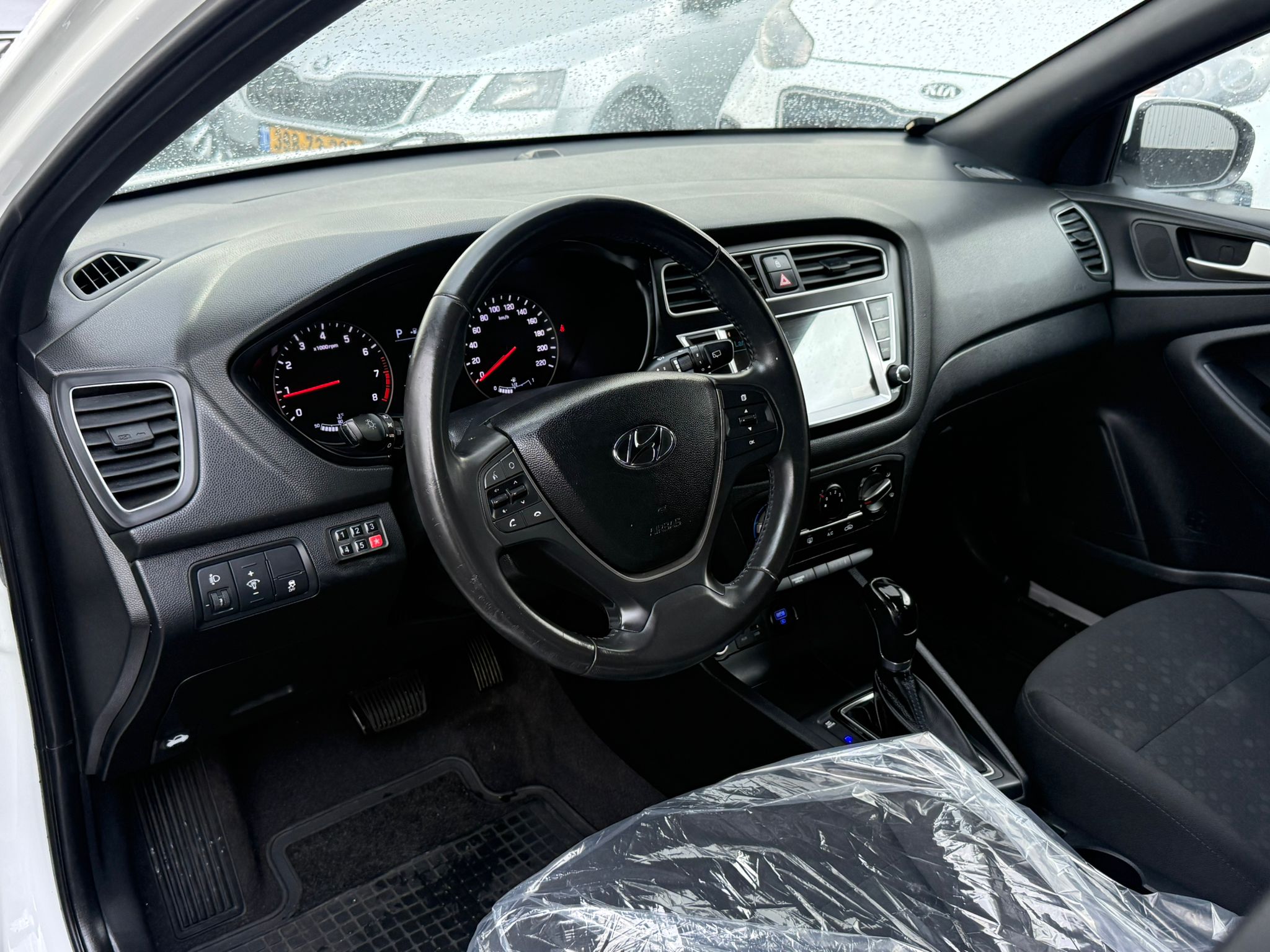 תמונות רכב יונדאי I20