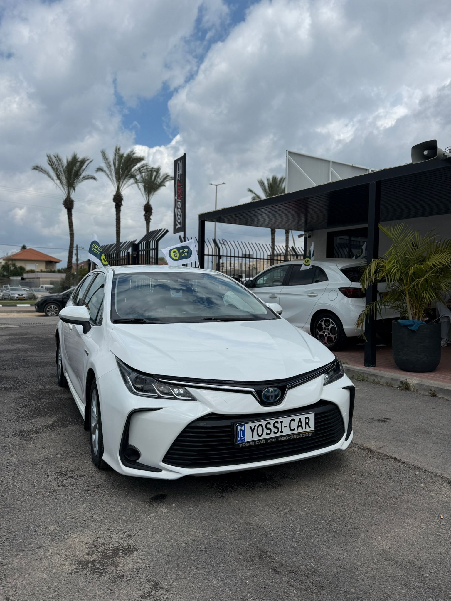 תמונות רכב טויוטה COROLLA HSD SDN