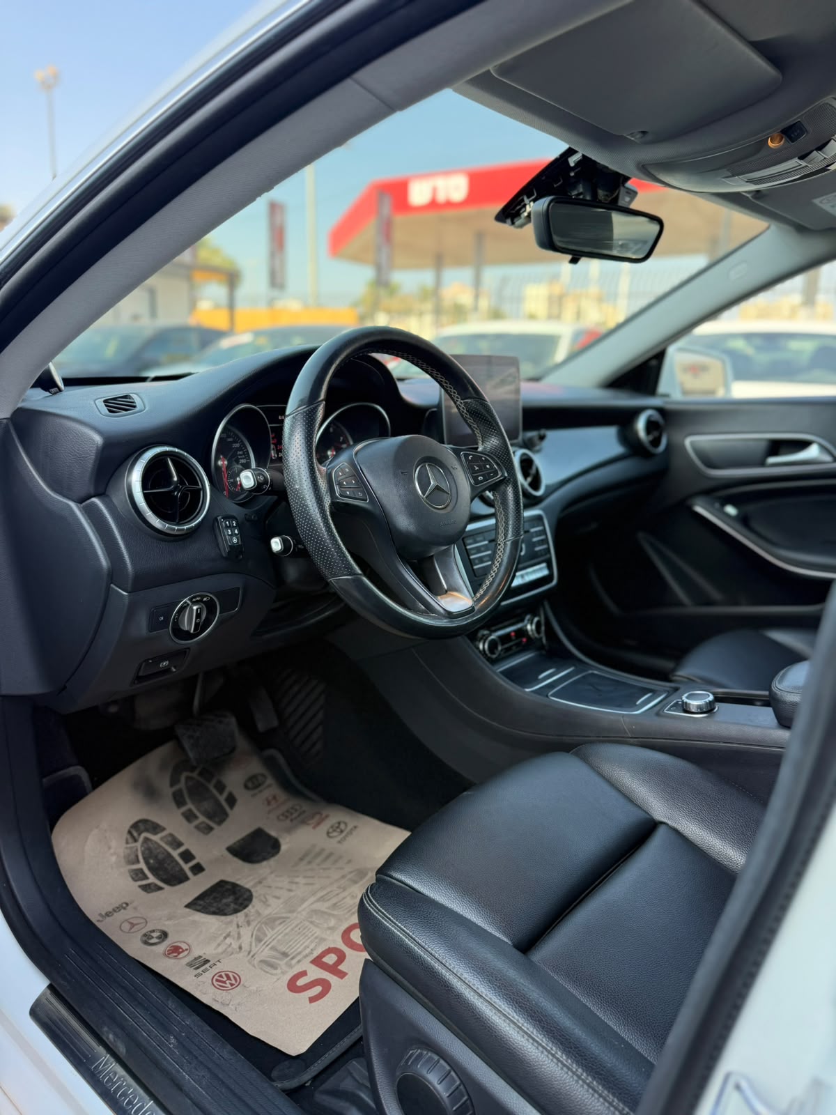 תמונות רכב מרצדס CLA200
