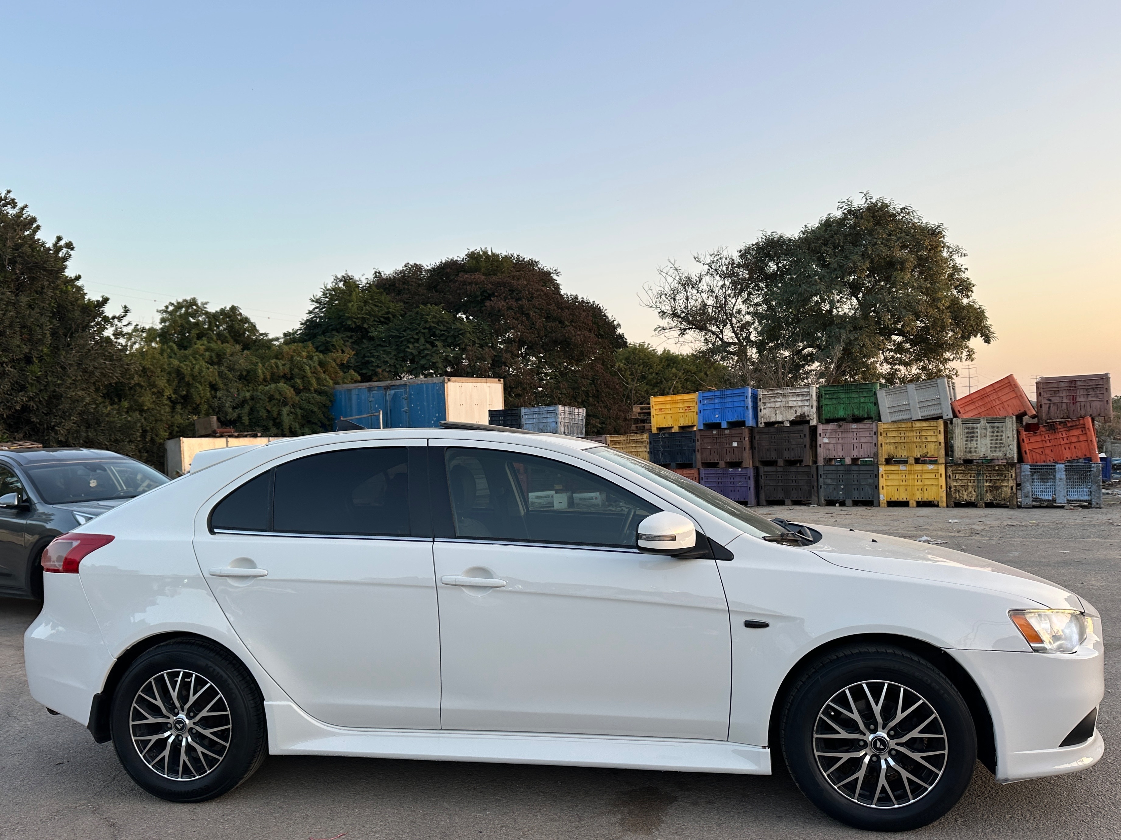 תמונות רכב מיצובישי לנסר