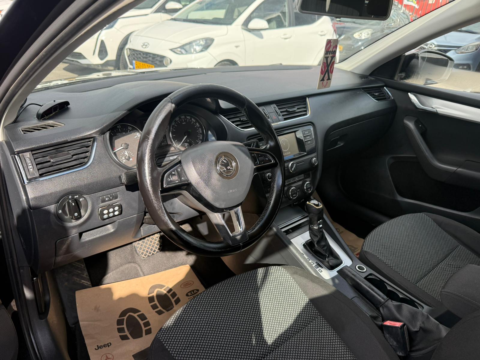 תמונות רכב סקודה OCTAVIA