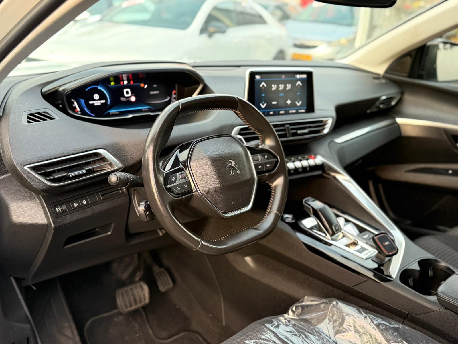 תמונות רכב פיג'ו 3008