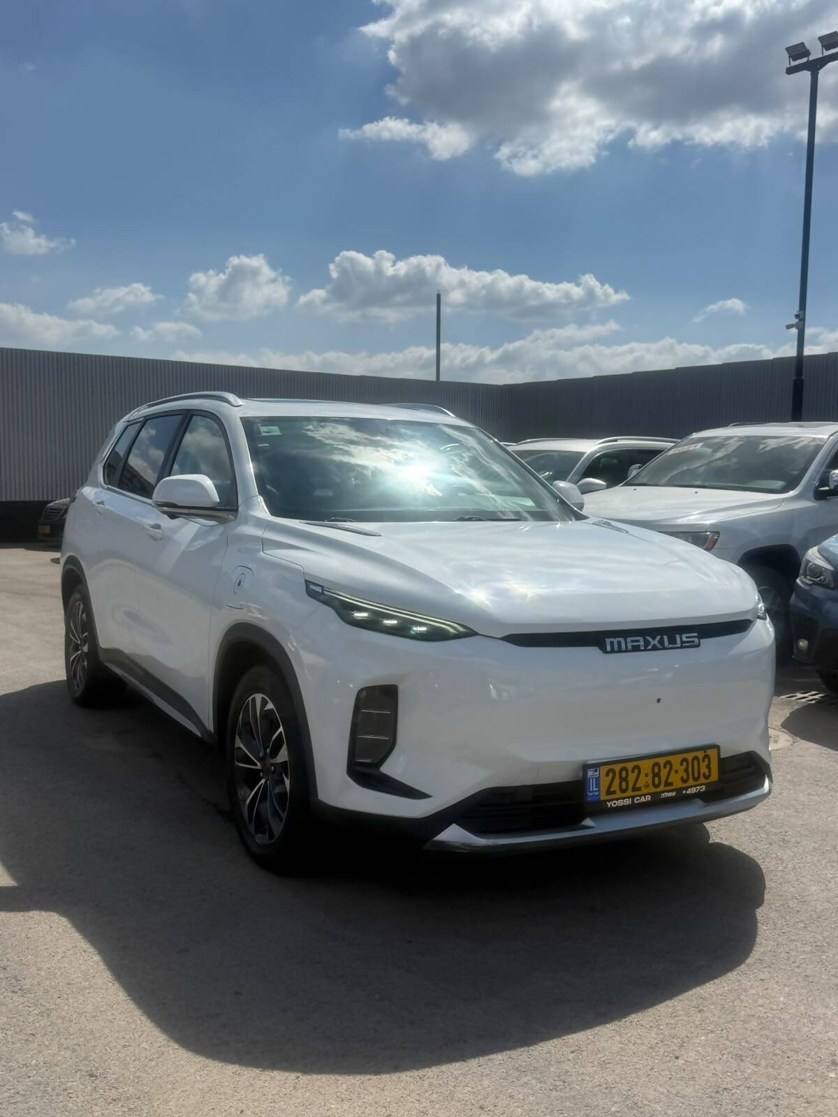 תמונות רכב מקסוס MAXUS EUNIQ 6