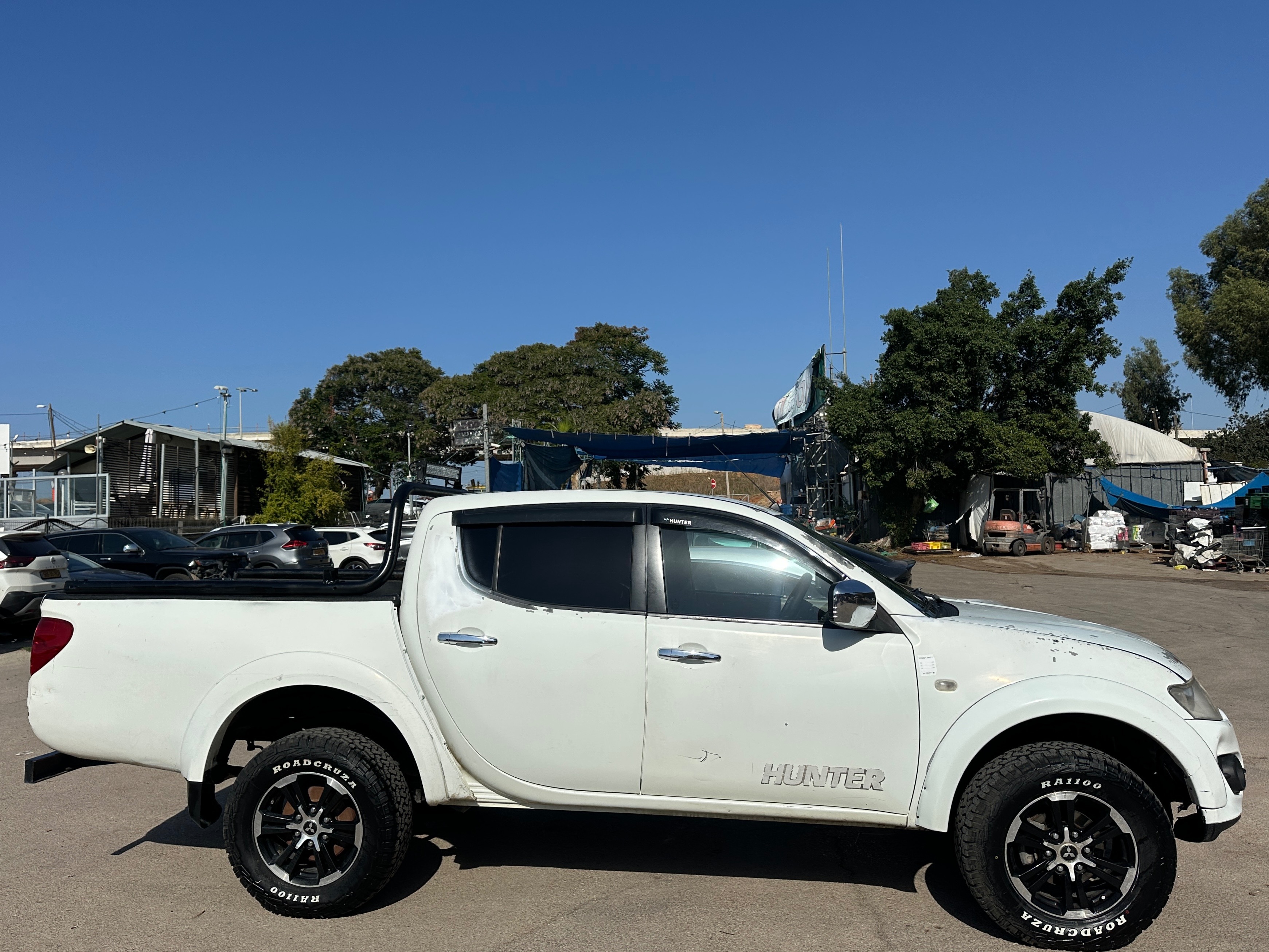 תמונות רכב מיצובישי L-200