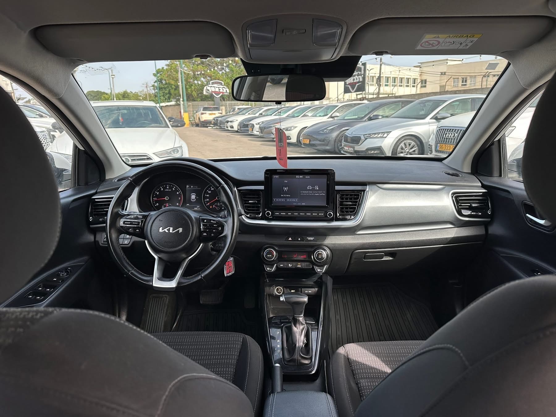 תמונות רכב קיה סטוניק