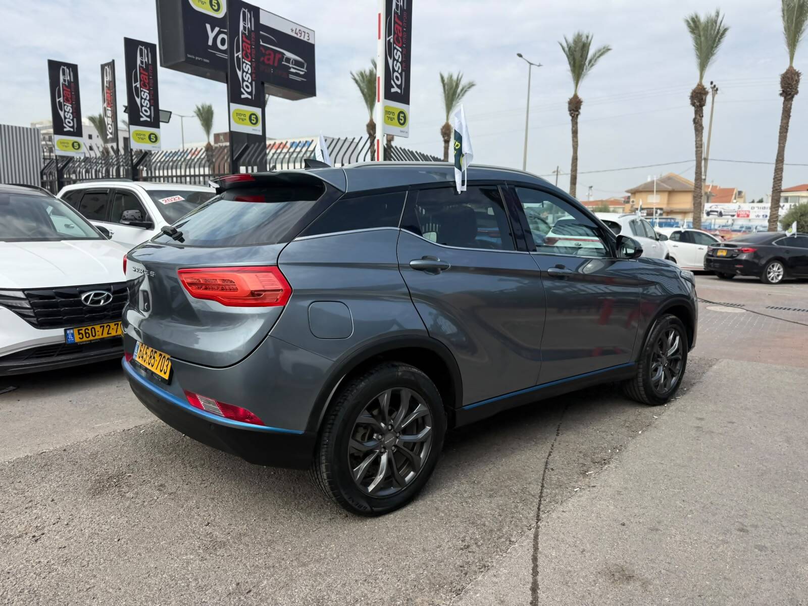 תמונות רכב סרס SERES 3