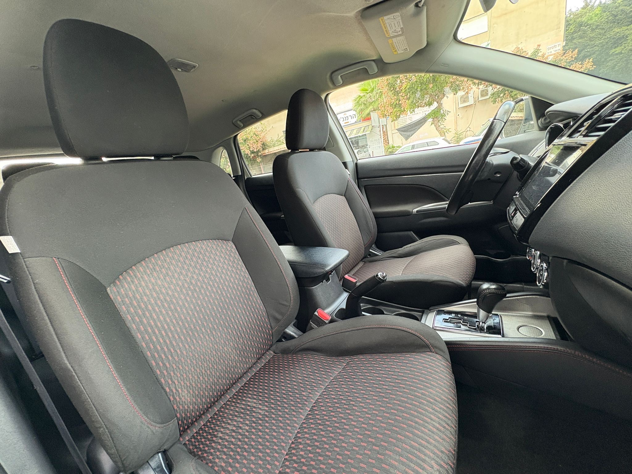 תמונות רכב מיצובישי ASX