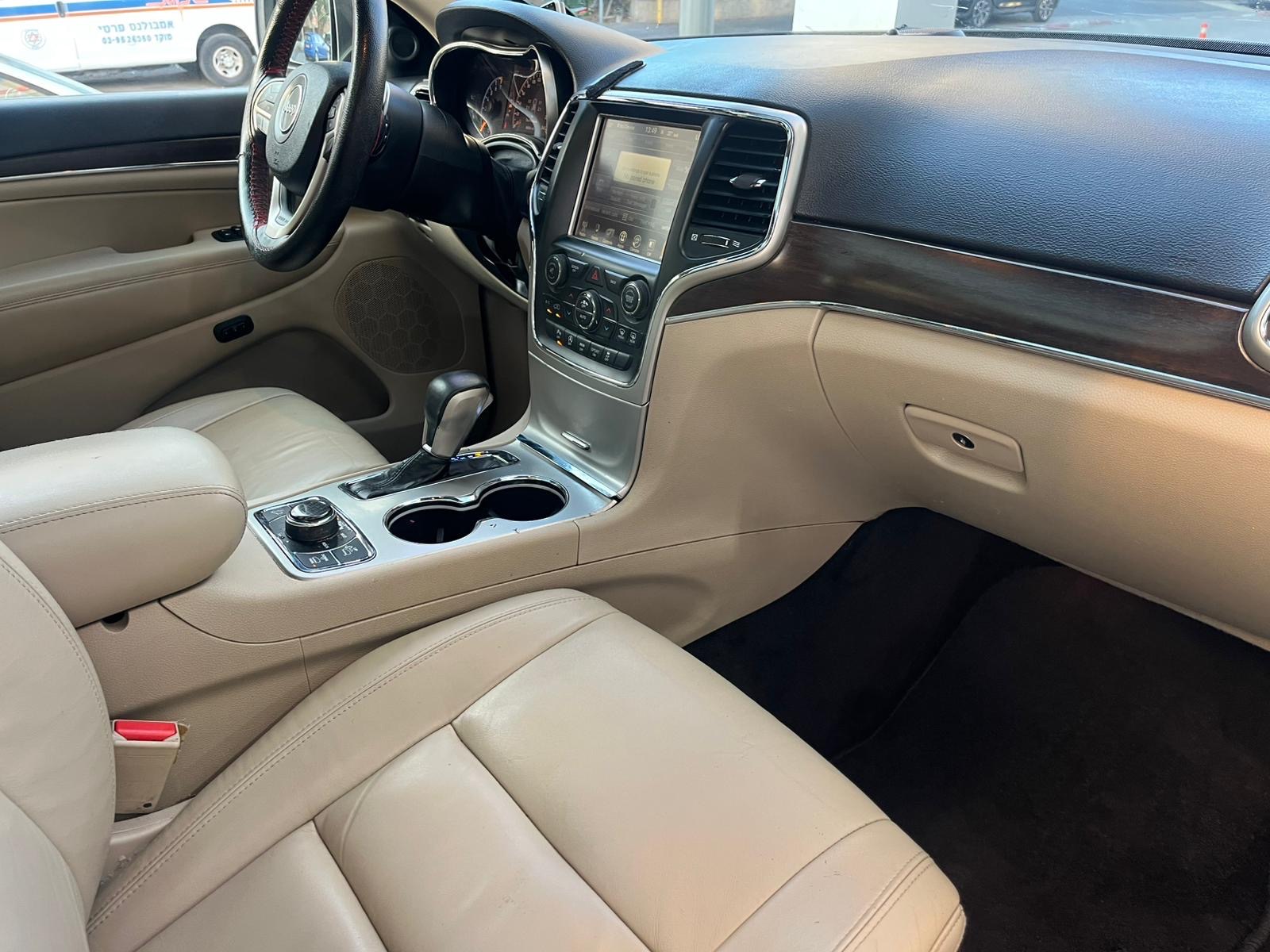 תמונות רכב ג'יפ גרא נד צ'ירוקי