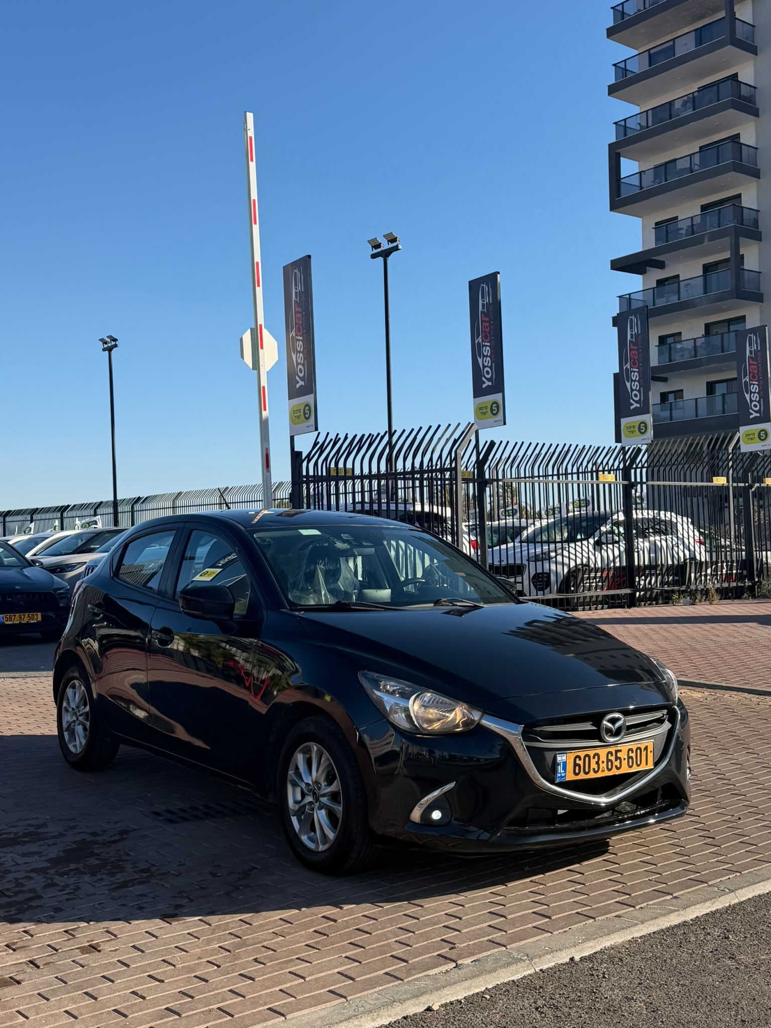 תמונות רכב מזדה MAZDA 2