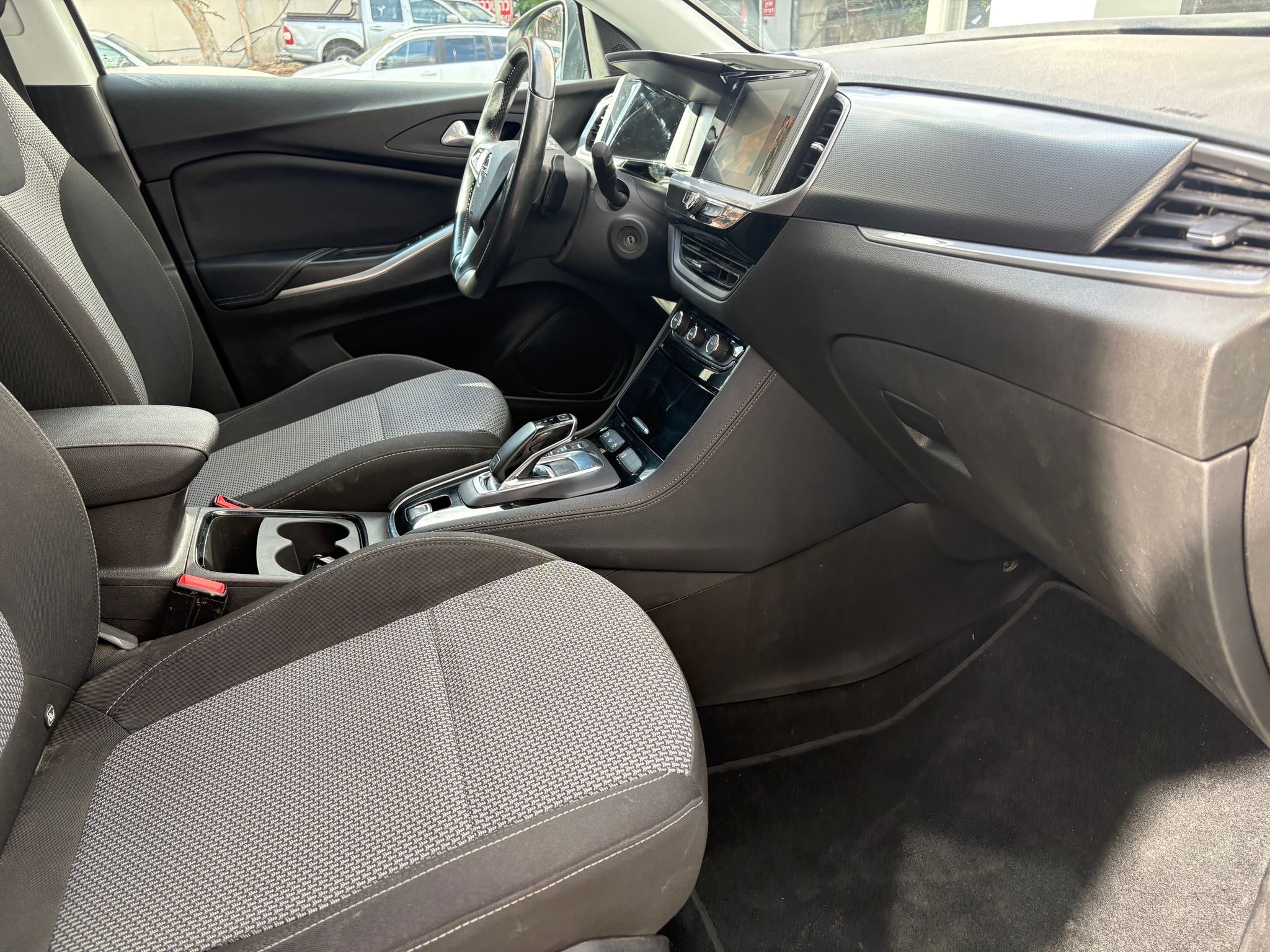 תמונות רכב אופל גרנדלנד-X