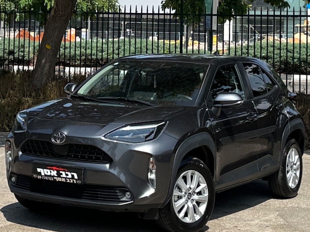 תמונות רכב טויוטה יאריס קרוס