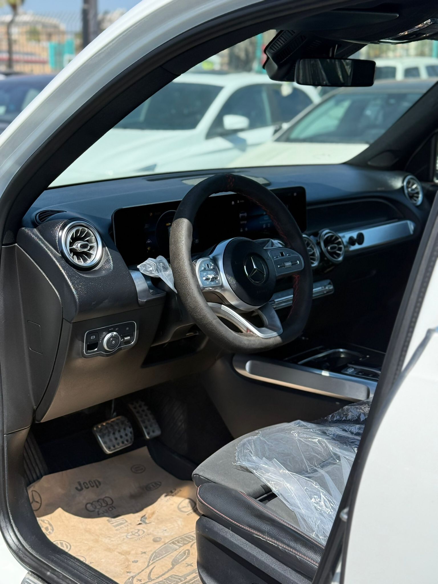 תמונות רכב מרצדס GLB250 4MATIC