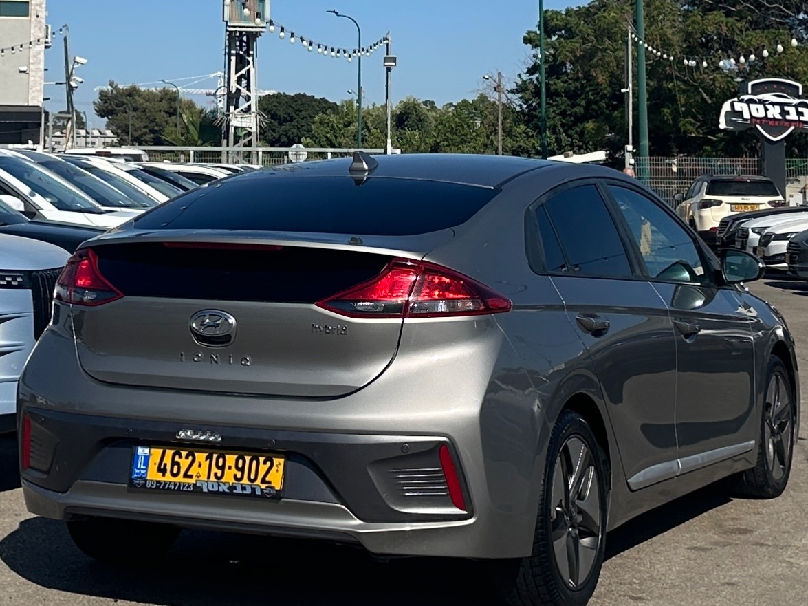 תמונות רכב יונדאי איוניק