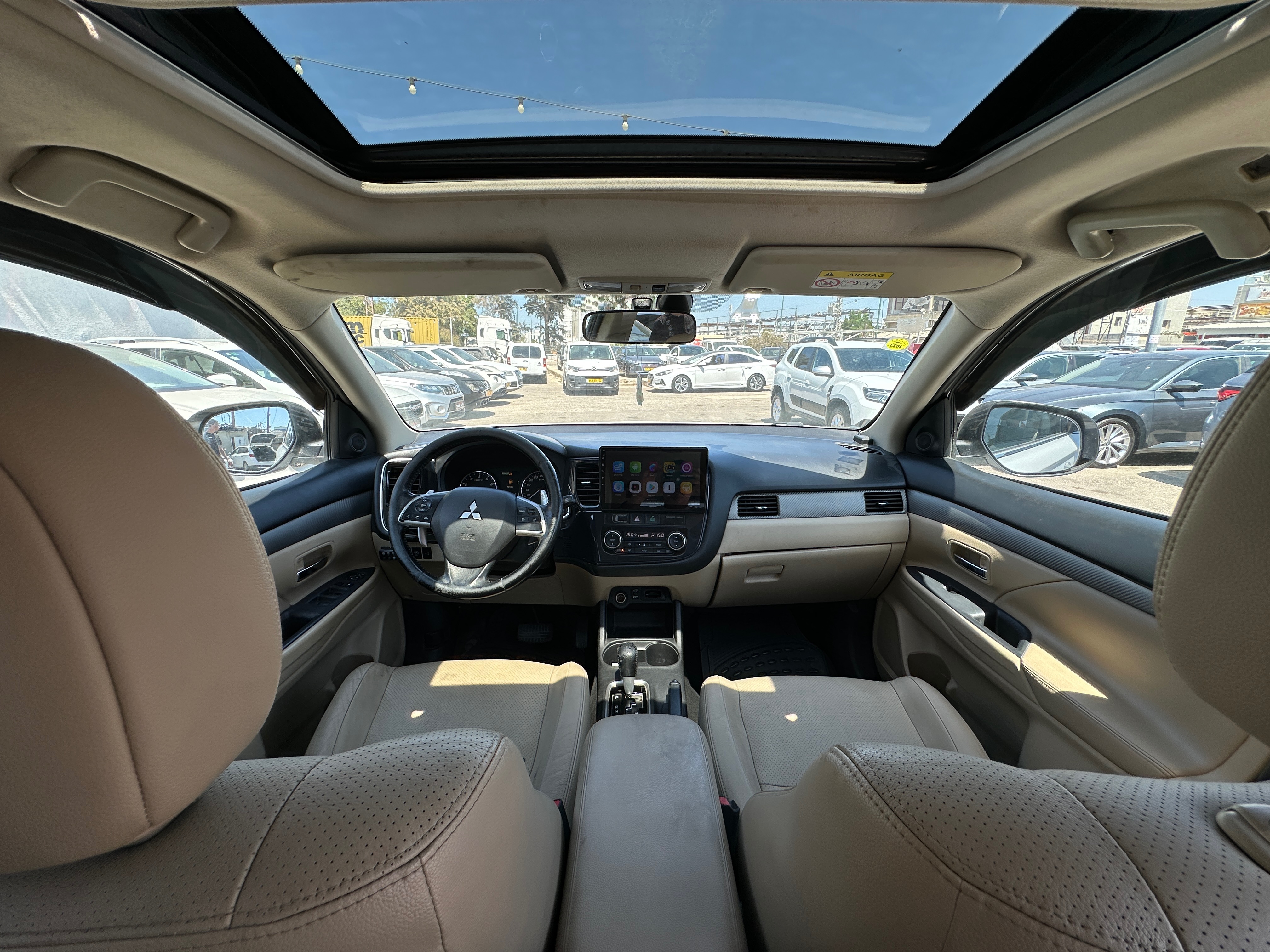 תמונות רכב מיצובישי אאוטלנדר