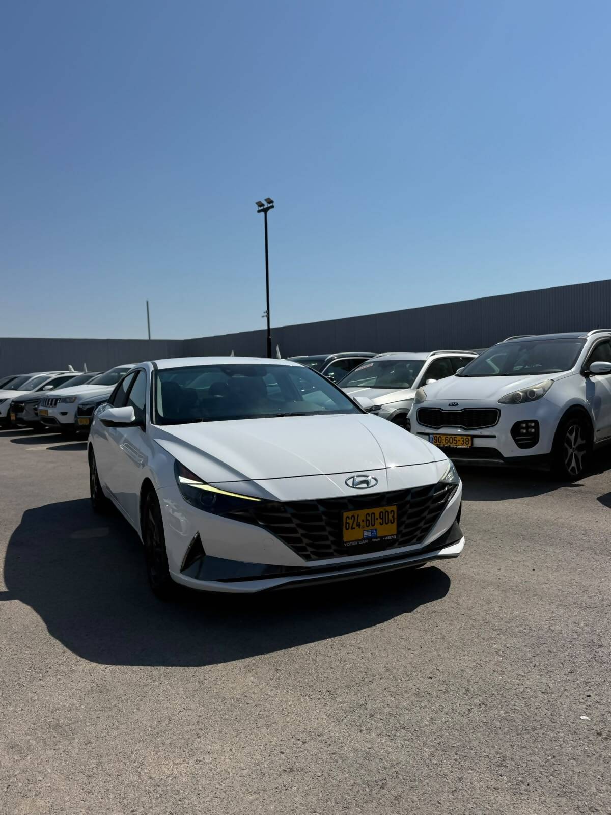 תמונות רכב יונדאי ELANTRA HEV
