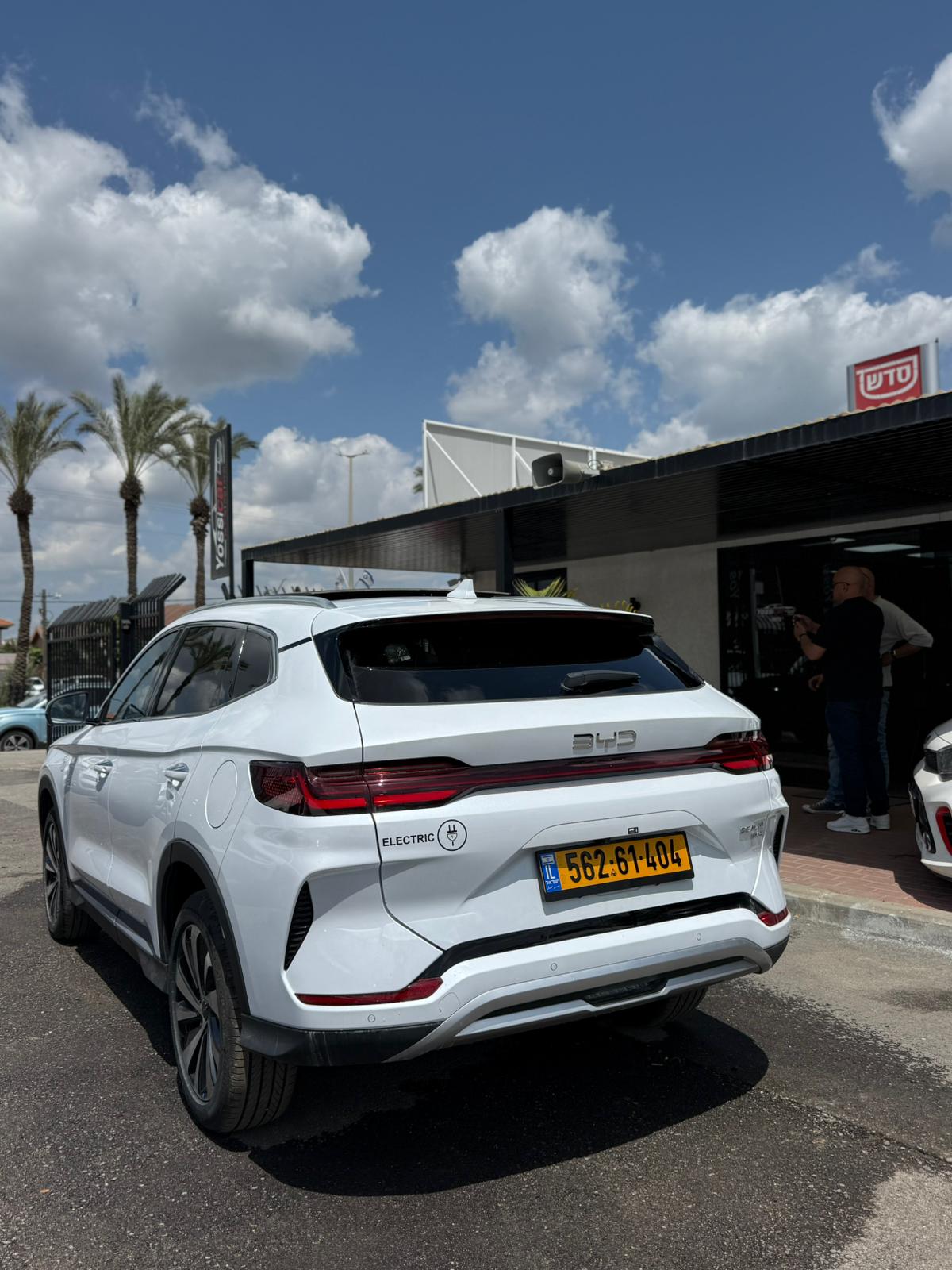 תמונות רכב בי ווי די SEAL U