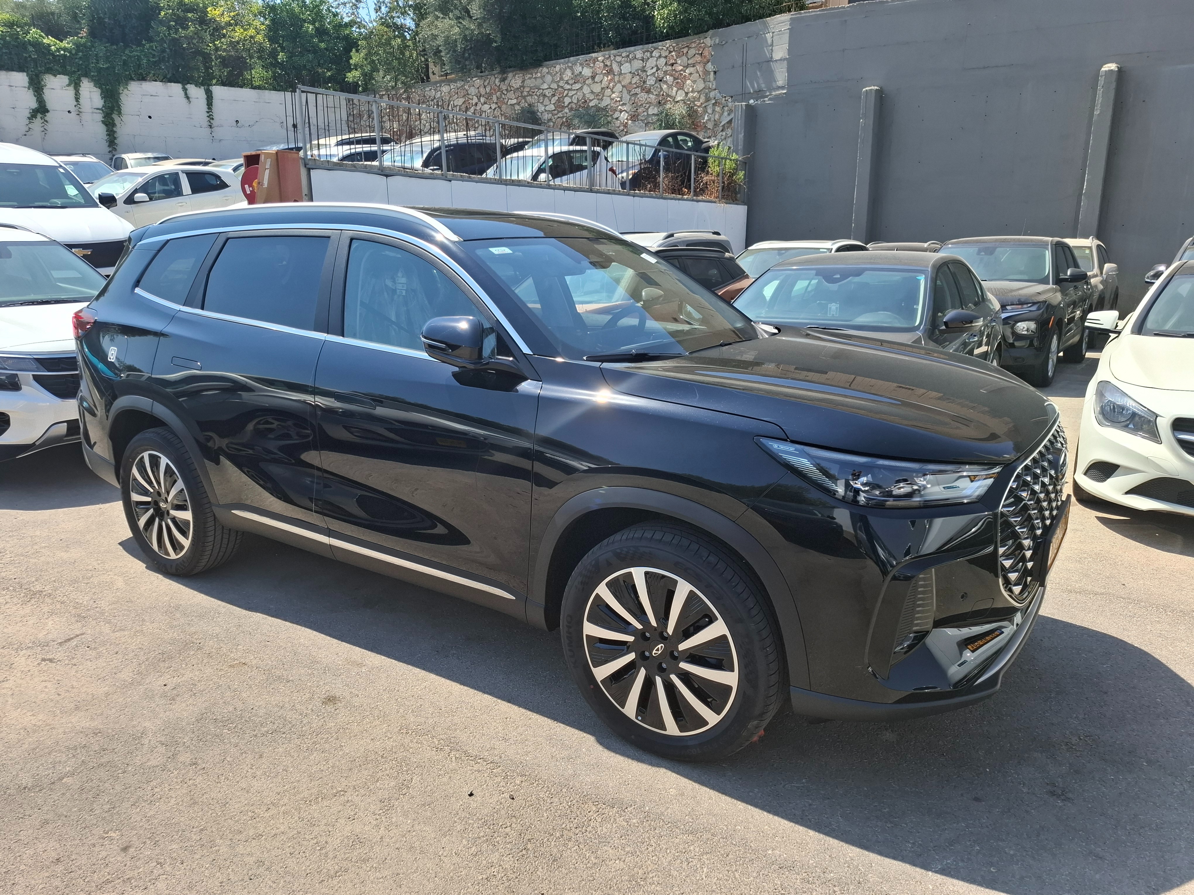 תמונות רכב צ'רי TIGGO 8 PRO