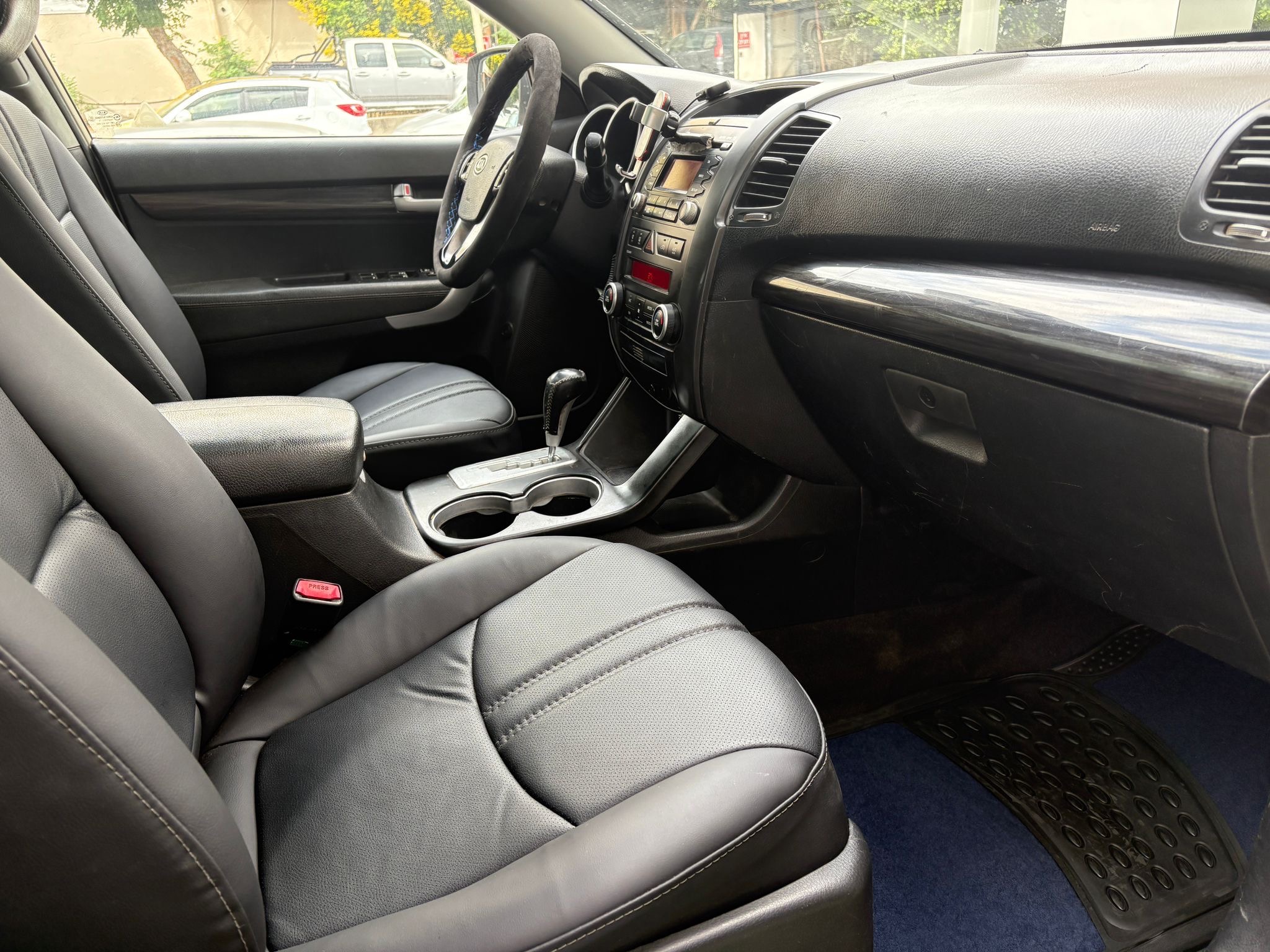 תמונות רכב קיה סורנטו