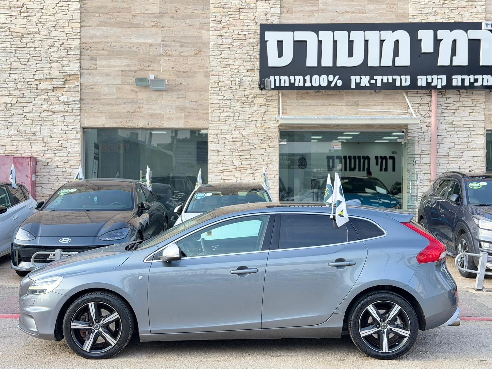 תמונות רכב וולבו V40