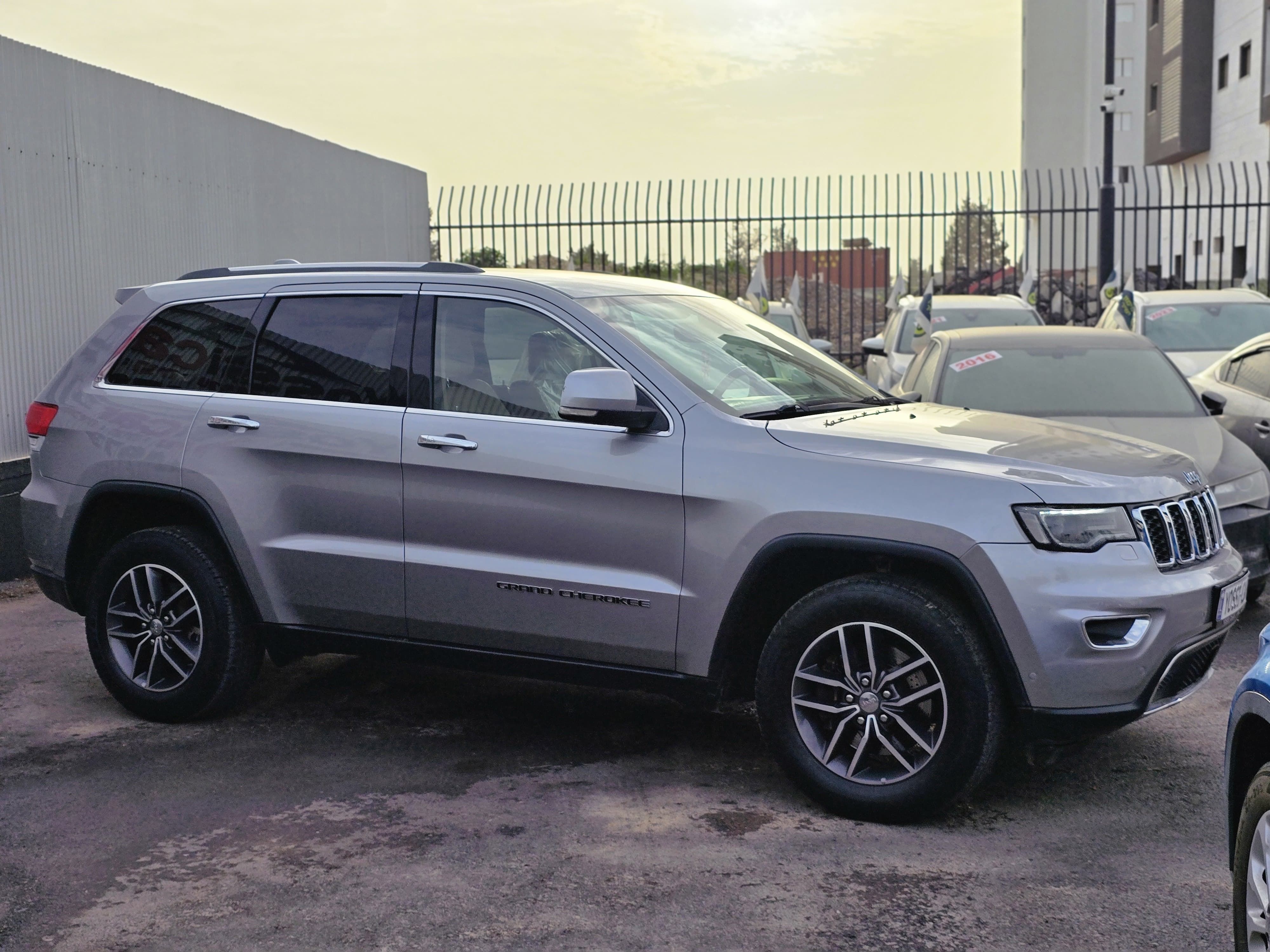 תמונות רכב קרייזלר GRAND CHEROKEE