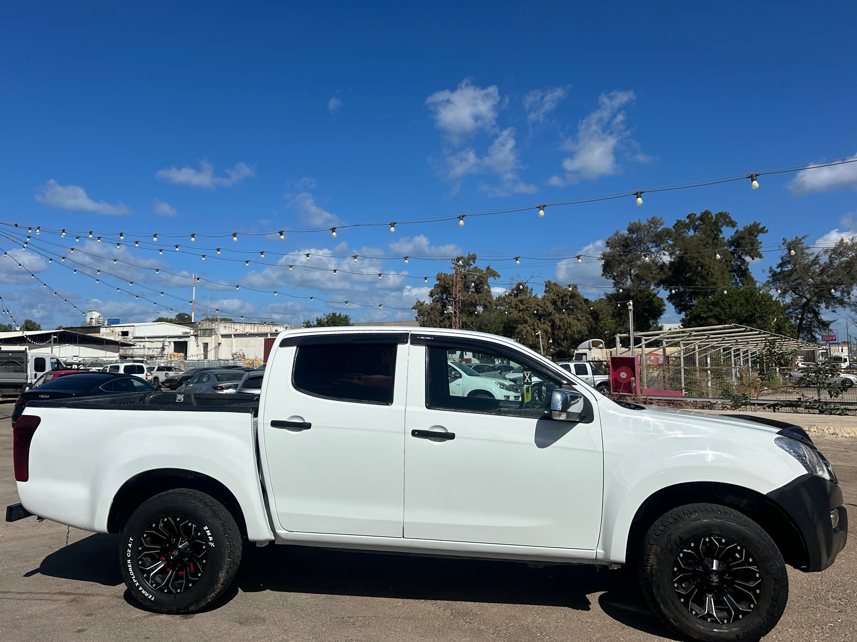 תמונות רכב איסוזו D-Max