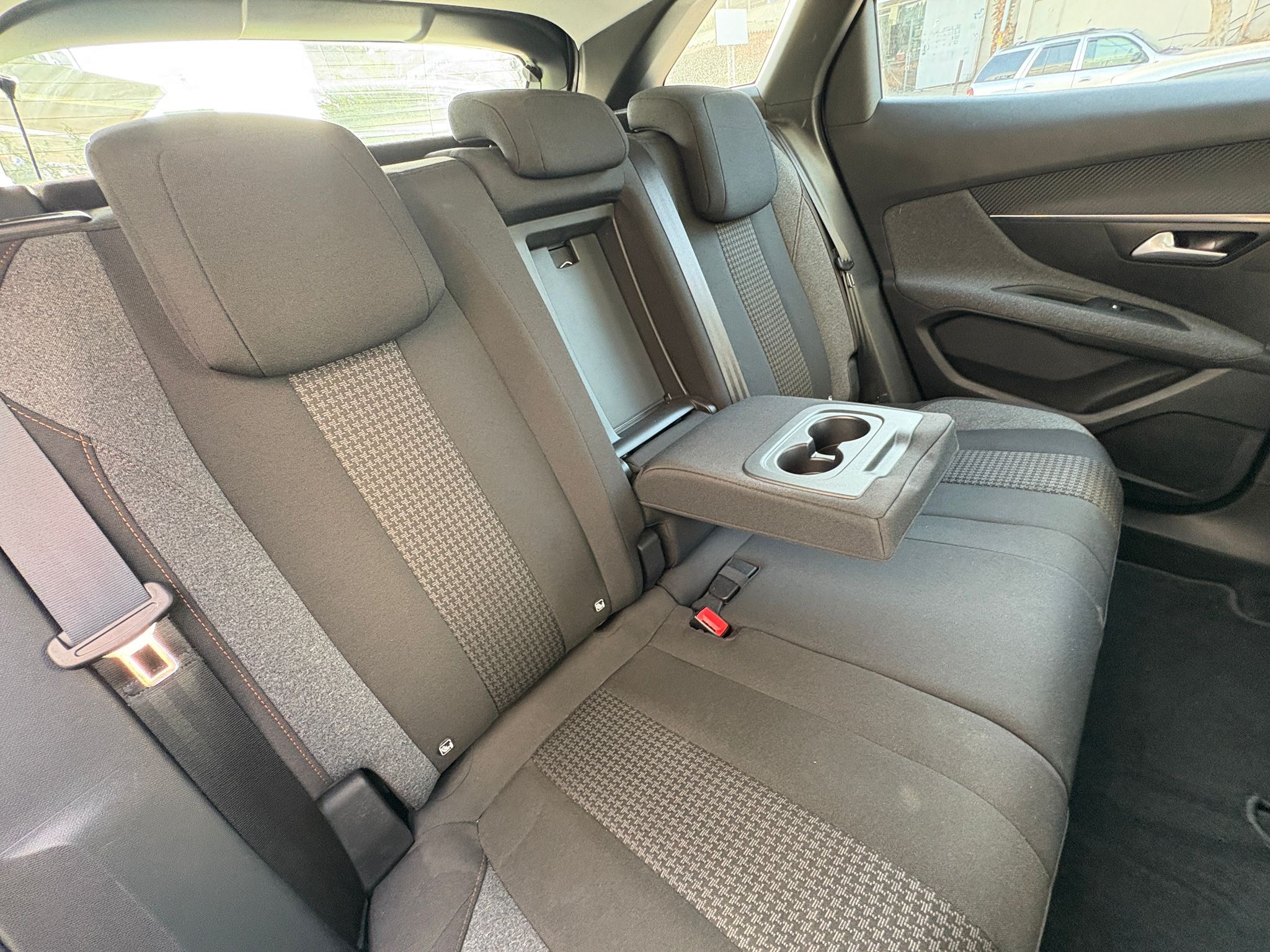 תמונות רכב פיג'ו 3008