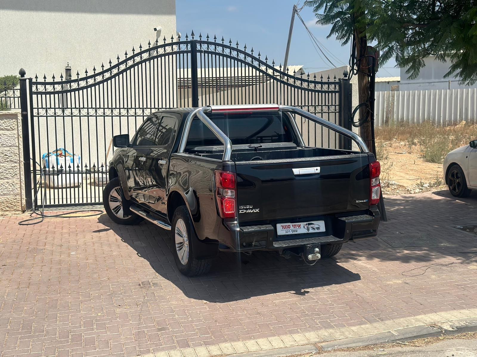 תמונות רכב איסוזו D-Max