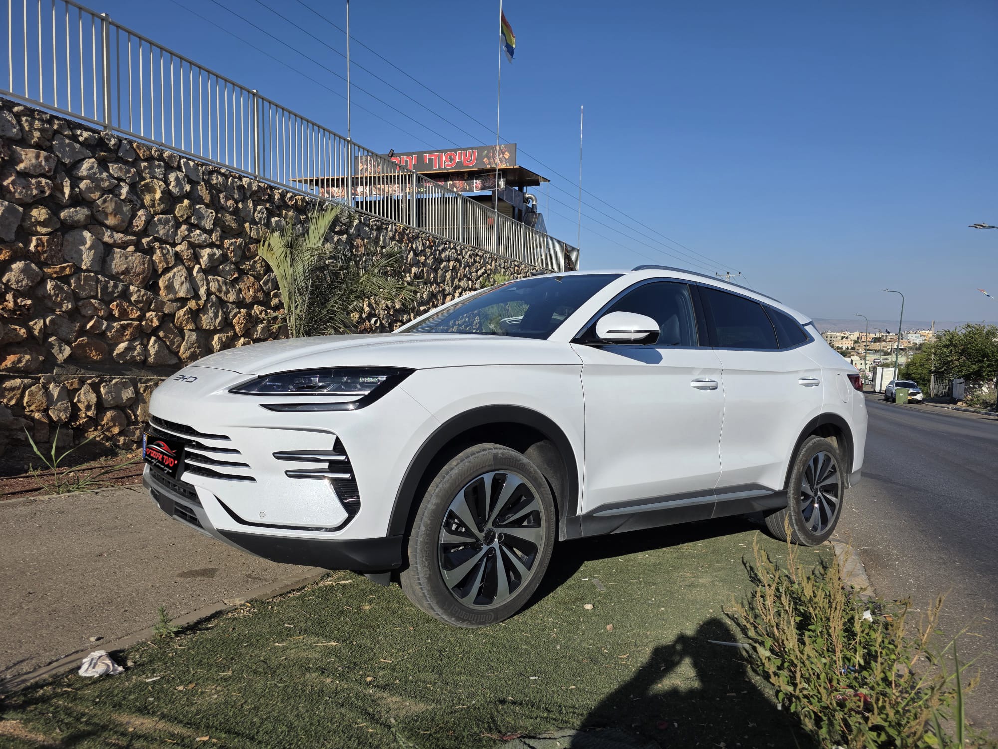 תמונות רכב בי ווי די SEAL U