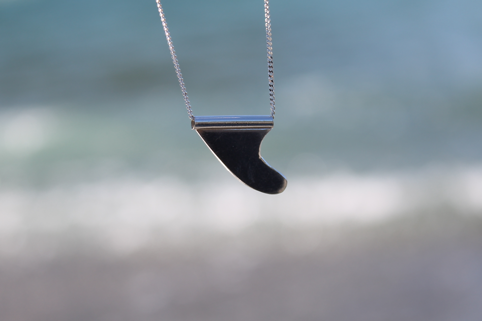 Thumbnail: Single Fin Necklace