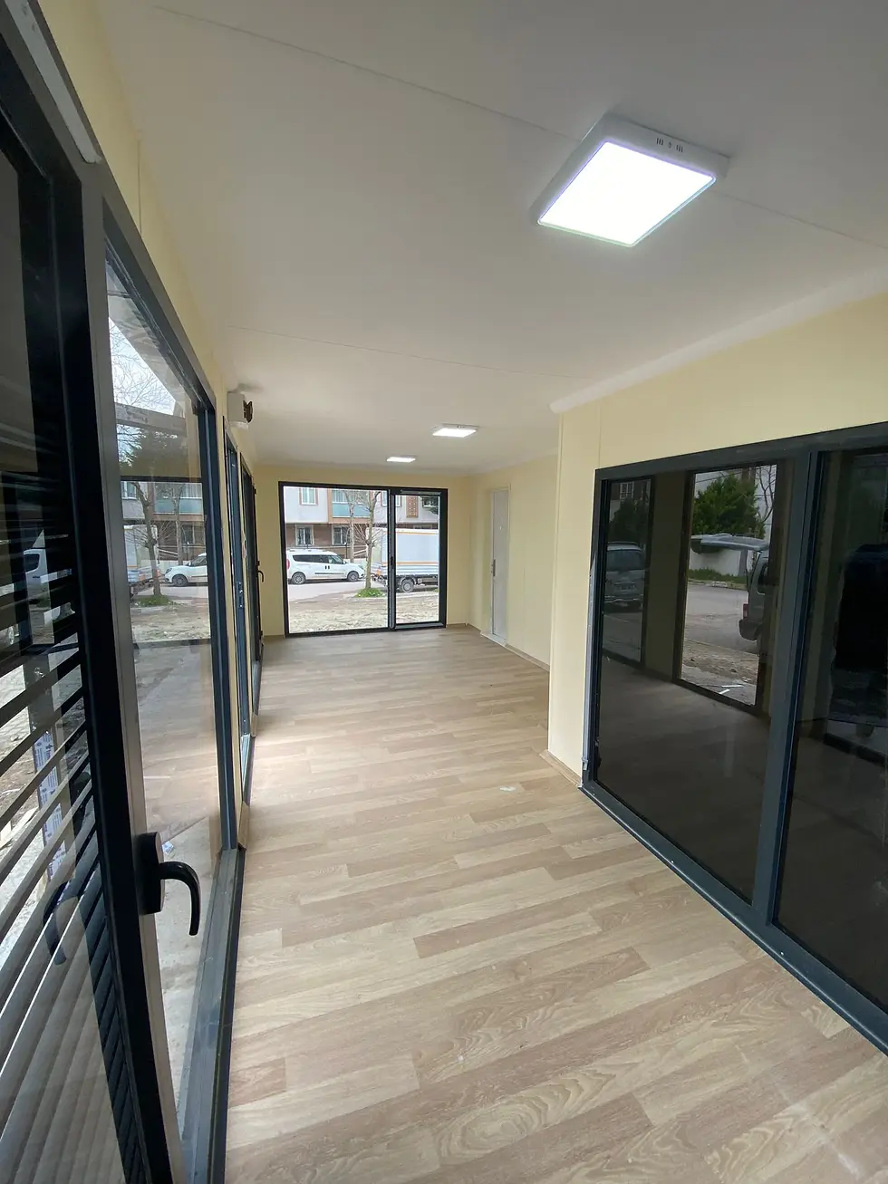 Küçük resim: Çok pencereli birleşimli ofis konteyner modeli