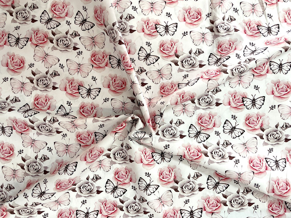 heller Baumwollstoff mit Blumen und Schmetterlingen, rosa