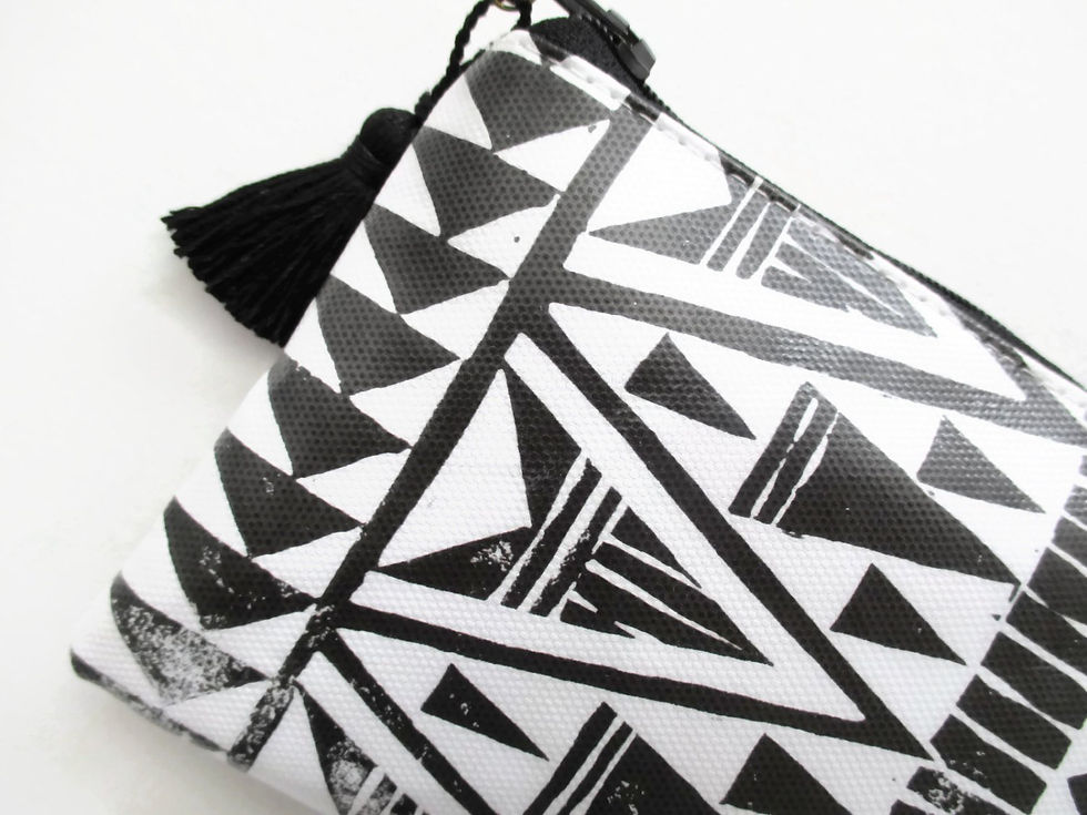 Миниатюра: Arrow print monochrome coin wallet, vegan faux leather coin purse.