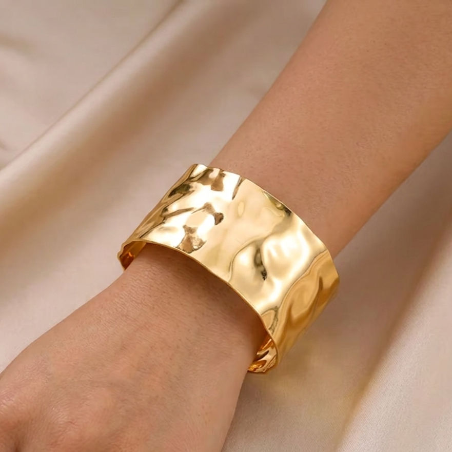 Aurélia Cuff Bracelet
