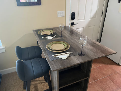 Dining table.jpeg