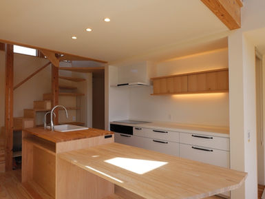 キッチンとダイニング