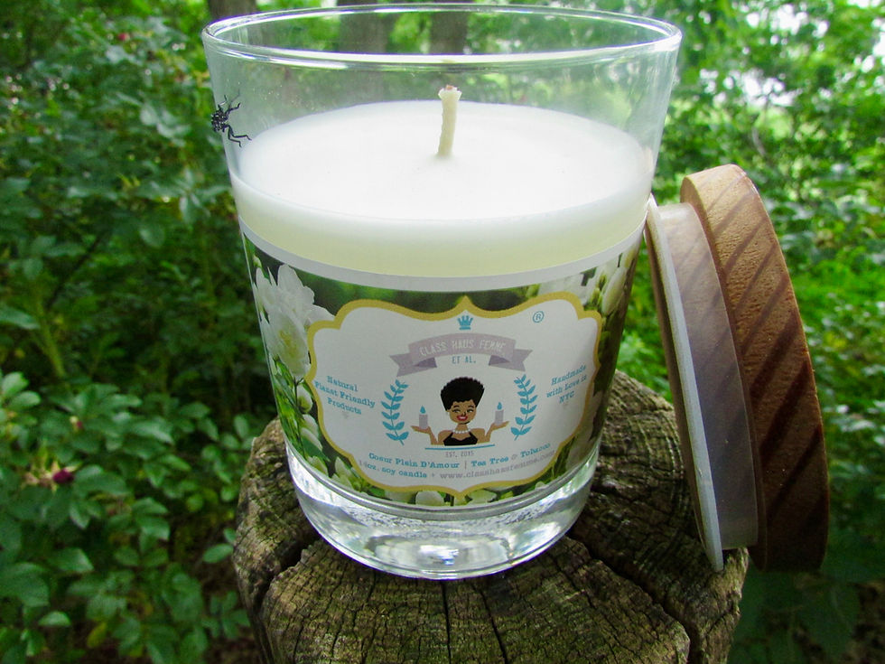 Thumbnail: Coeur Plein D'Amour | Tea Tree and Tobacco | 14oz. Soy Candle