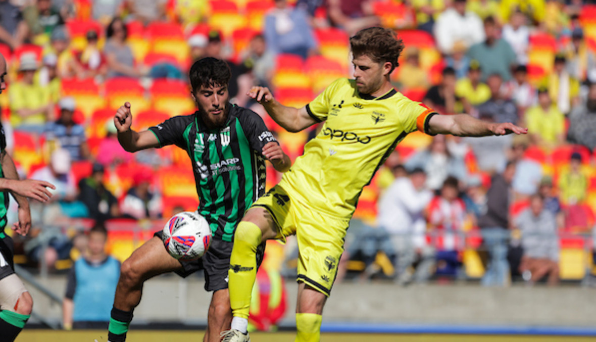 Wellington Phoenix held to draw in opener