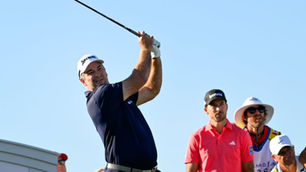 Fox remains in title contention at Canadian Open