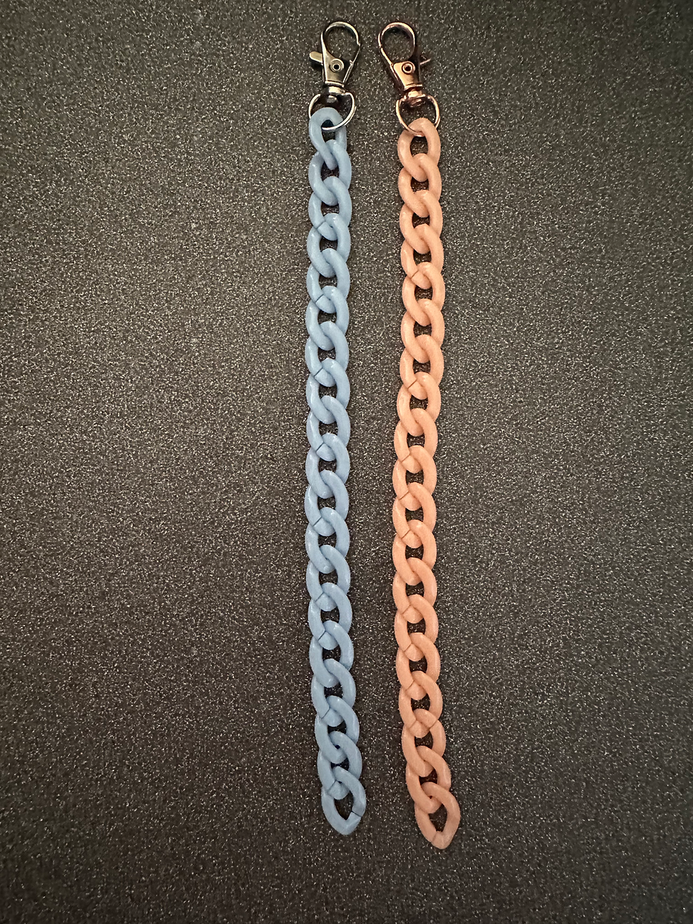 Thumbnail: Acrylic link chain bracelets/also be hooked to handbags or backpacks