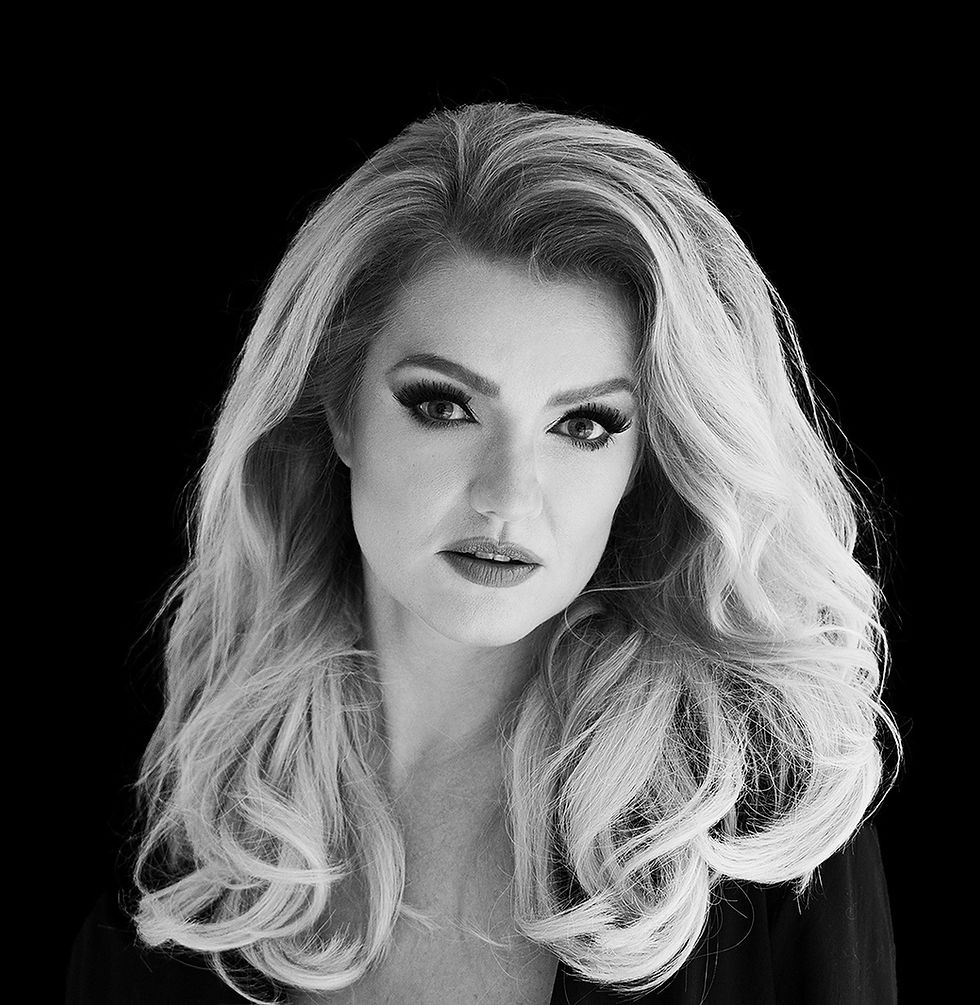 Poster Adele Munchen idee 1_edited.jpg