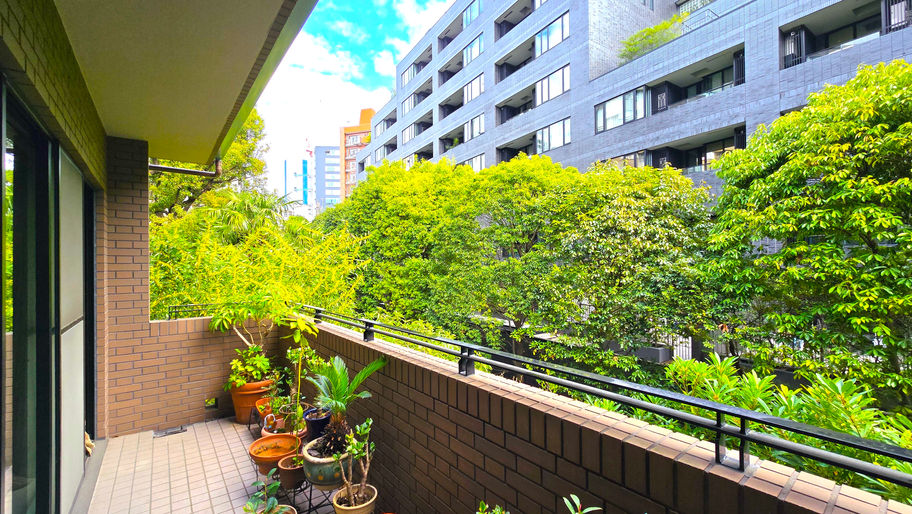 ファミールコート南青山 バルコニー