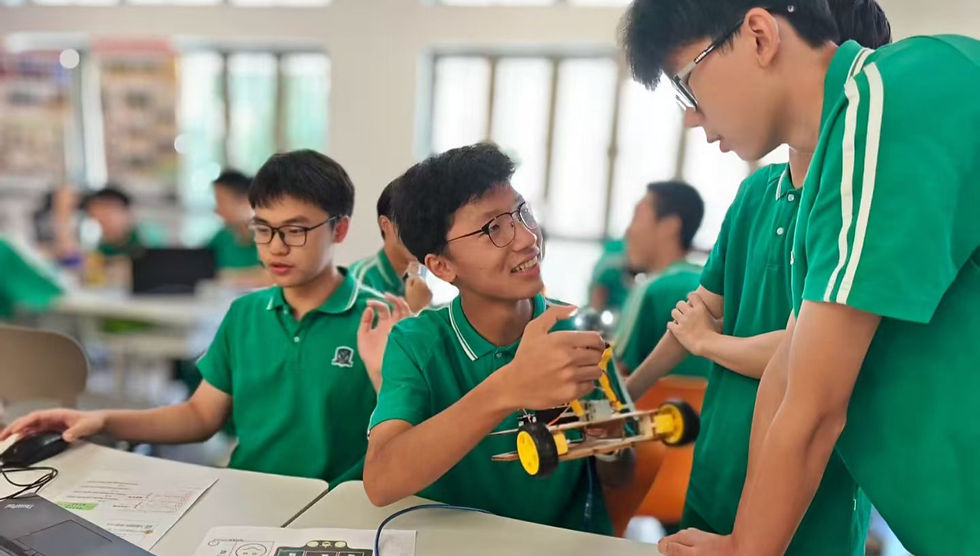 Tidak mau liburan hanya lihat HP terus? Daftar STEAM Summer Camp kami di China!