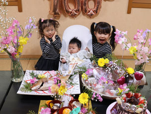 有田川町でお食い初め・百日祝いの料理と家族の記念写真|糀dining39シトラス時の記